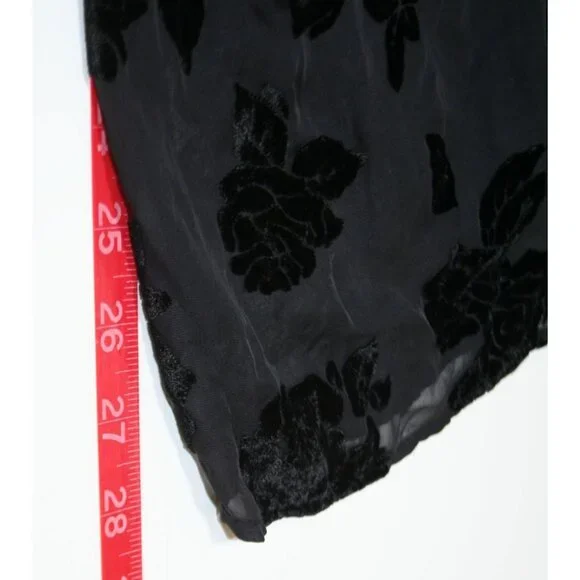 Torrid Womens Size 1X Black Burnout Velvet Halter Top Rose Whimsygoth Romantic - Picture 6 of 6